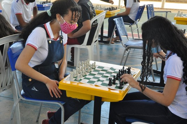 Escola promove intercâmbio de xadrez com alunos de escola indígena