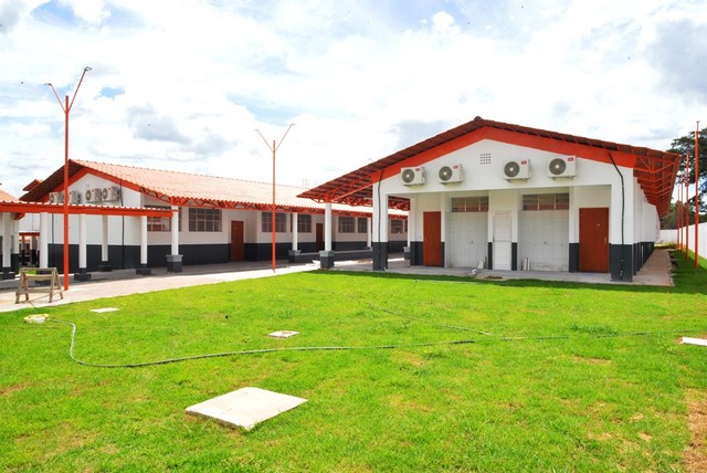 Prefeitura de Barreiras está concluindo mais uma nova e moderna escola na região do Rio do Branco